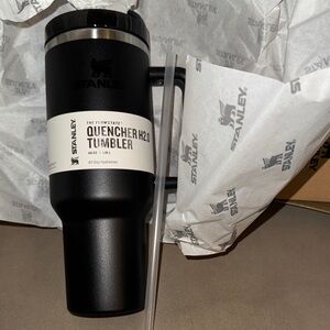 Stanley Black Quencher H2.0 Tumbler with Handle